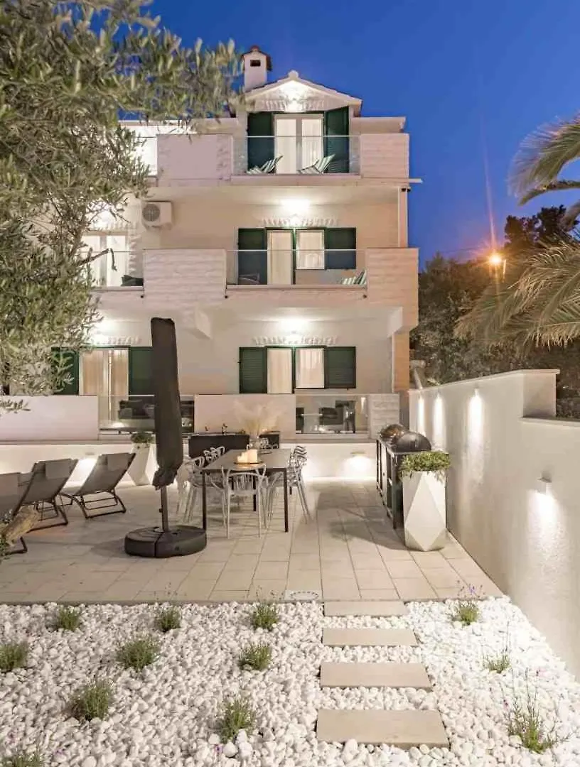 טרוגיר Apartment In Arbanija With Terrace, Air Conditioning, Wifi 5139-4