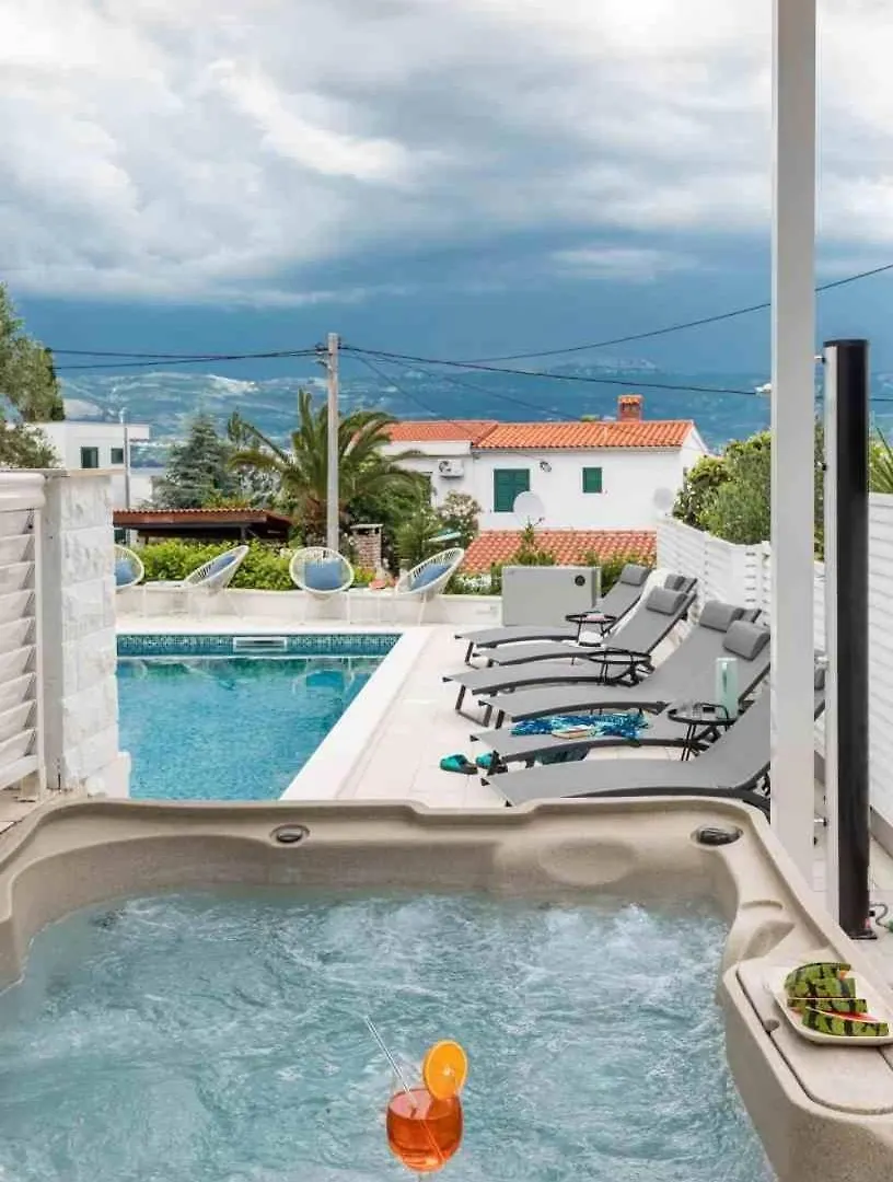 טרוגיר Apartment In Arbanija With Terrace, Air Conditioning, Wifi 5139-4 קרואטיה