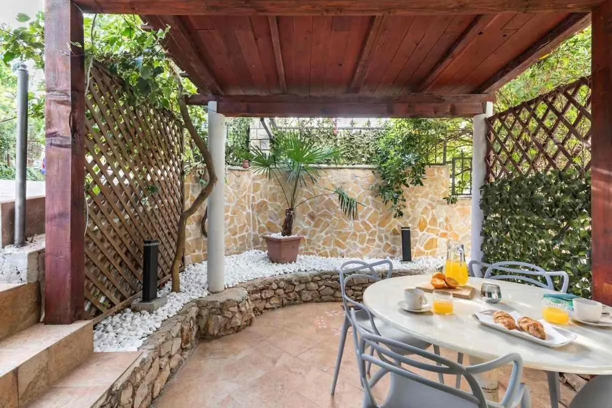 טרוגיר Apartment In Arbanija With Terrace, Air Conditioning, Wifi 5139-4