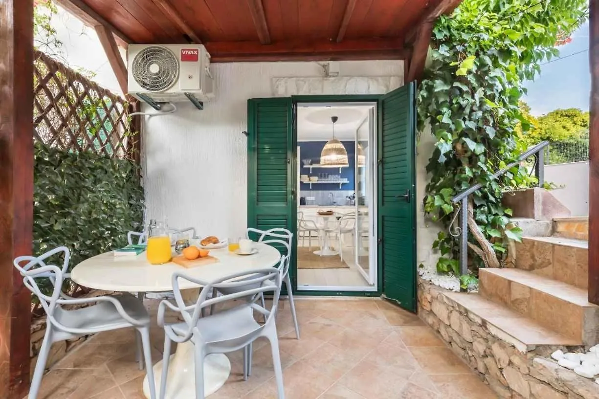 טרוגיר Apartment In Arbanija With Terrace, Air Conditioning, Wifi 5139-4