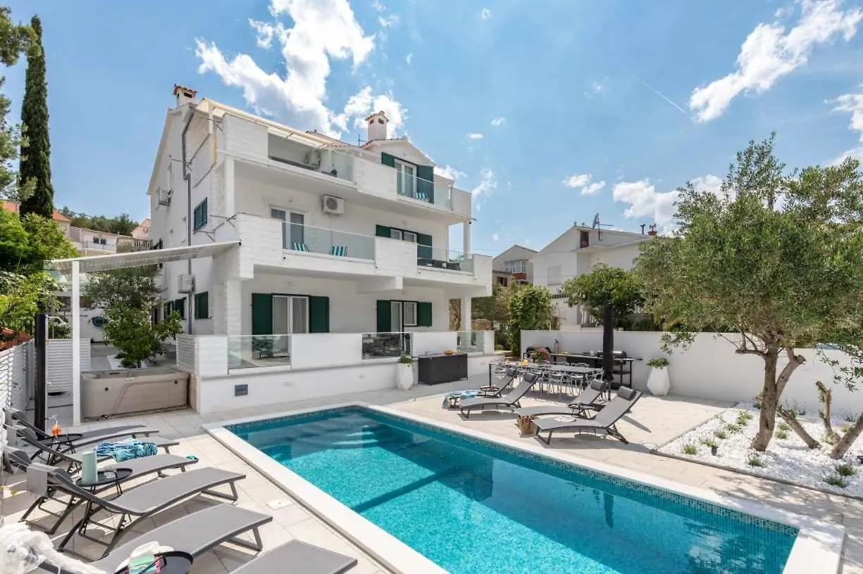 Apartment In Arbanija With Terrace, Air Conditioning, Wifi 5139-4 Trogir